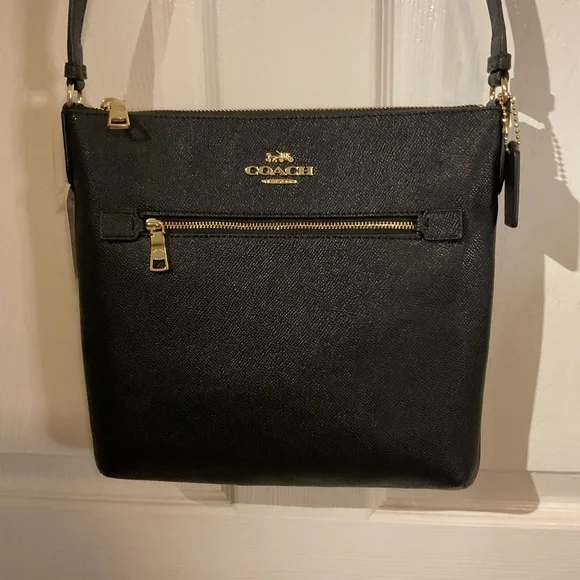 💥NWT Coach Rowan Crossbody File Bag💥 - Picture 2 of 9